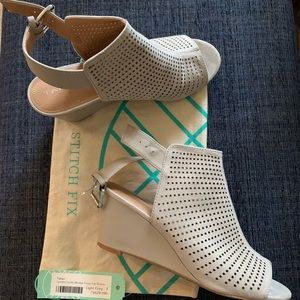 Size 7 Tahari light gray  suede Wedge Peep Toe Bootie